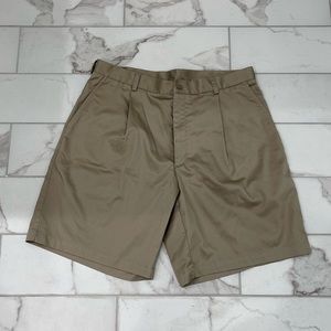 Nike fit dri golf shorts. Khaki. Size 38